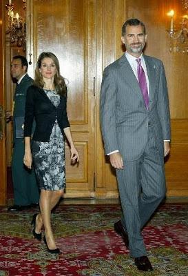 Letizia fiel a  Felipe Varela y Hugo Boss, en su viaje a California