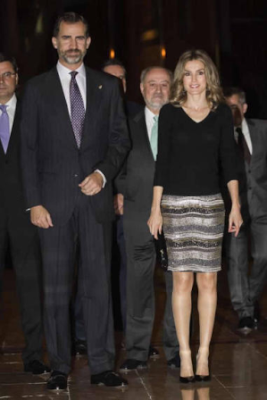 Letizia fiel a  Felipe Varela y Hugo Boss, en su viaje a California