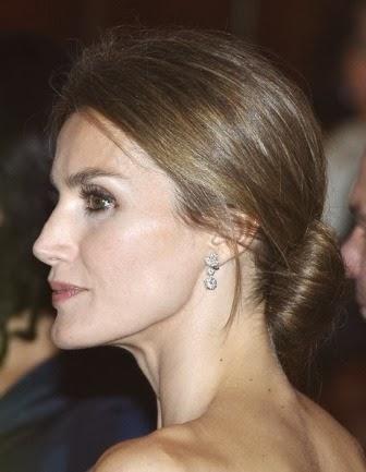 Letizia fiel a  Felipe Varela y Hugo Boss, en su viaje a California