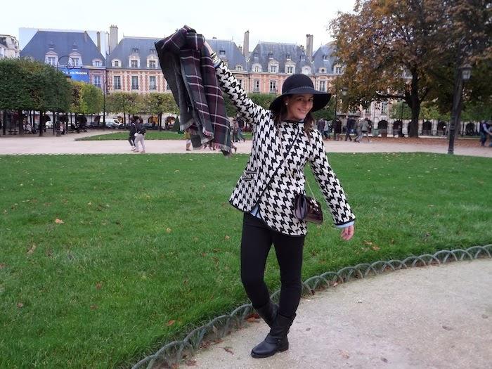 Burgundy & pata de gallo