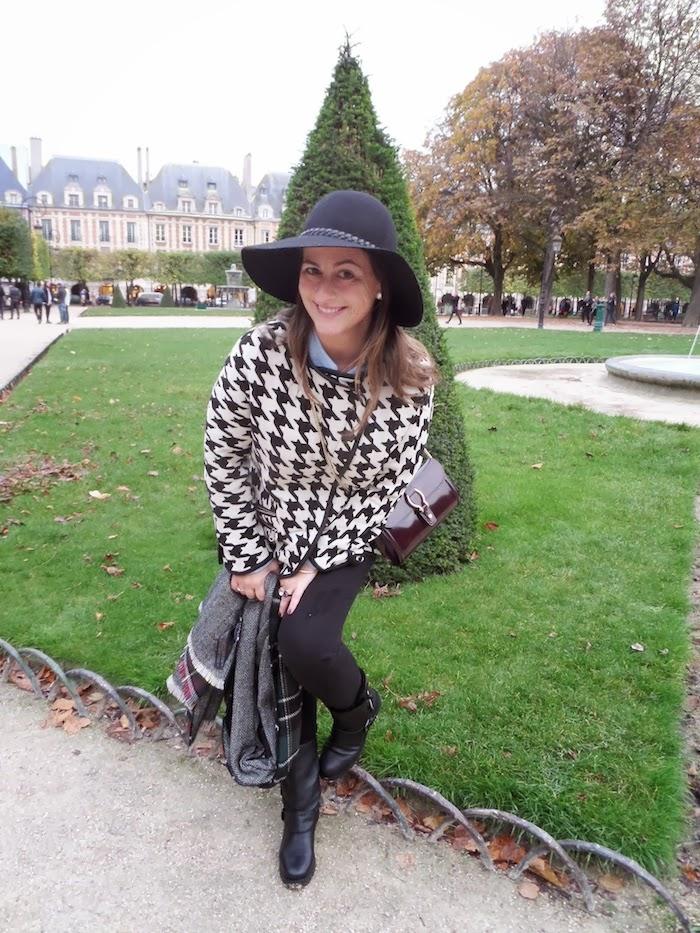 Burgundy & pata de gallo