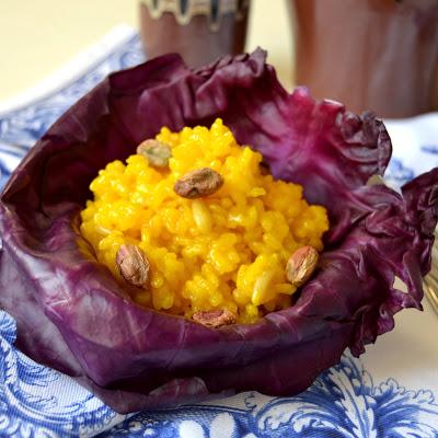 ARROZ CON AZAFRAN Y PIÑONES O PLATO DE LAS TRES TEJAS