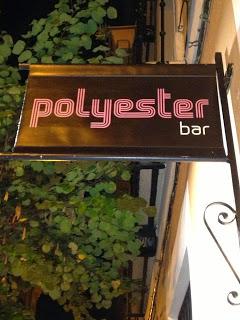 Pinchada temática dedicada a David Bowie en Polyester Bar.