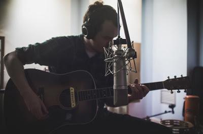 Manuel Cabezalí Debuta en Solitario