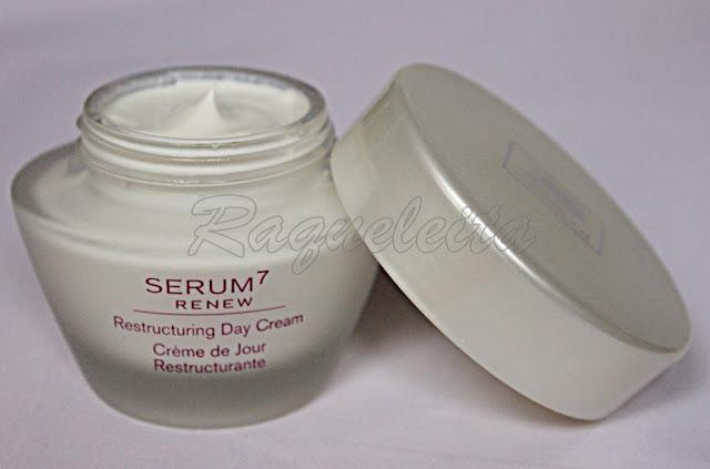 Serum7 Renew ayuda a las pieles maduras a recuperar las propiedades de las pieles jóvenes
