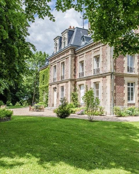 Una casa muy femenina, en Normandía