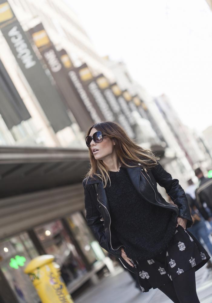 street style barbara crespo calle preciados madrid perfecto zara leather the corner dress outfit