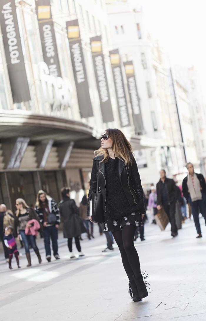 street style barbara crespo calle preciados madrid perfecto zara leather the corner dress outfit