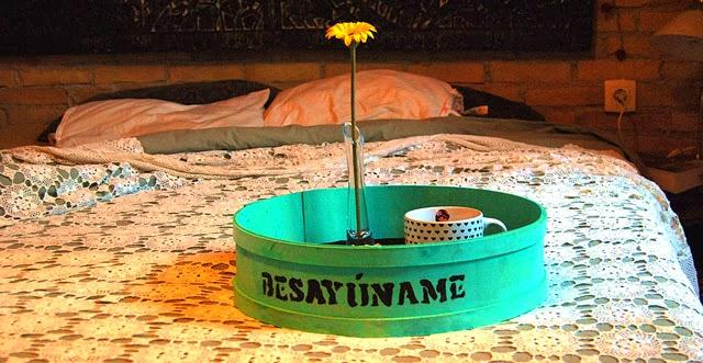 DIY: Hacer una bandeja con una caja de arenques encontrada en la calle