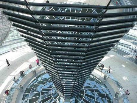 LA CÚPULA DEL DEUTSCHER BUNDESTAG, POR NORMAN FOSTER