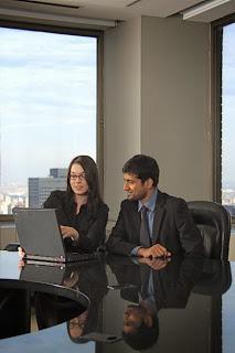 Feedback. Dos maneras positivas de Reforzar Comportamientos (IV)