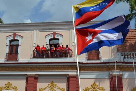 Banderas impuestas en Venezuela por los comunistas