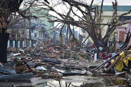 daños en Tacloban por el súper tifón de Filipinas daños en Tacloban por el súper tifón de Filipinas