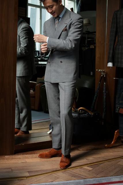 Más allá del traje.