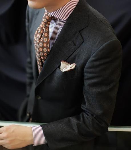 Más allá del traje.