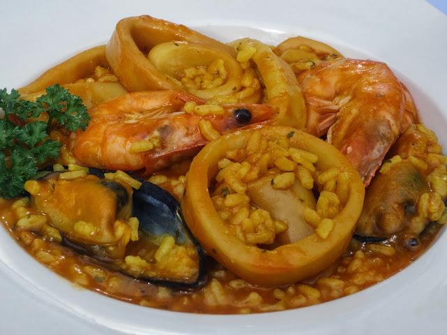 Arroz caldoso con calamares olla GM