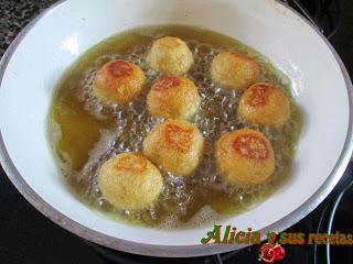 BOLAS DE PATATA FRITAS