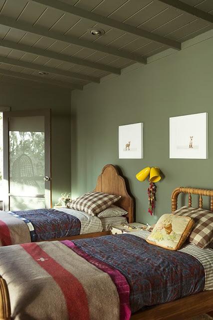 Una dormitorio infantil compartido / Una dormitorio infantil compartido /