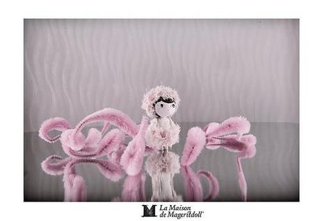 Mageritdoll: Kawaii Pom Pom Doll (Resin Art Doll Jewelry - Joyas de Muñeca. Muñeca artística resina) by La Maison de Mageritdoll