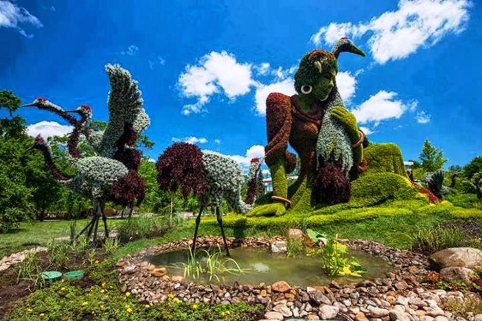 JARDINES CON FIGURAS DE ANIMALES Y DE...