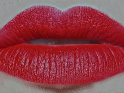 Kiss me in red