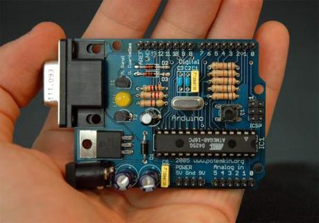 El Arduino es un sistema de minicomputadores que se combinan con un software de código abierto.