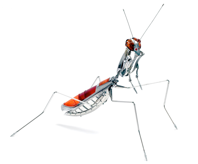 mantis religiosa Esculturas de Insectos y Animales hechos con Materiales Reutilizados 