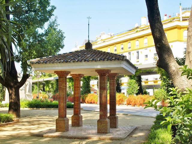 Los Jardines de la Reina Cristina (4): el Templete de la Estación Meteorológica.