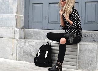 Street style:Ripped jeans