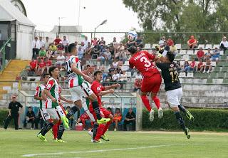 ÑUBLENSE SE HACE FUERTE DE VISITA Y GOLEA A PALESTINO