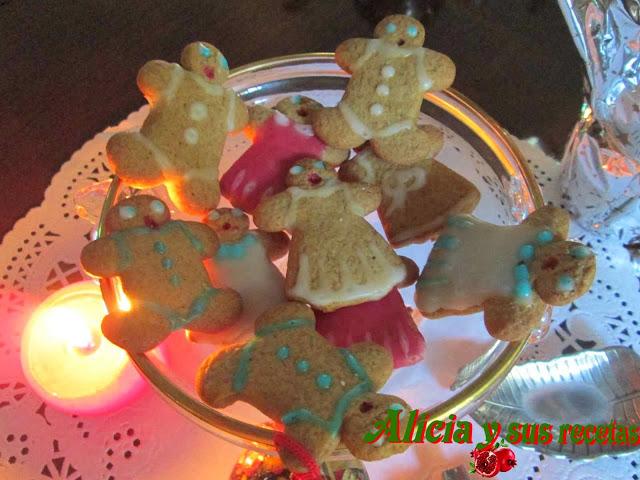 MUÑECOS DE JENGIBRE e Indalo de Bronce