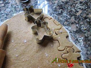 MUÑECOS DE JENGIBRE e Indalo de Bronce