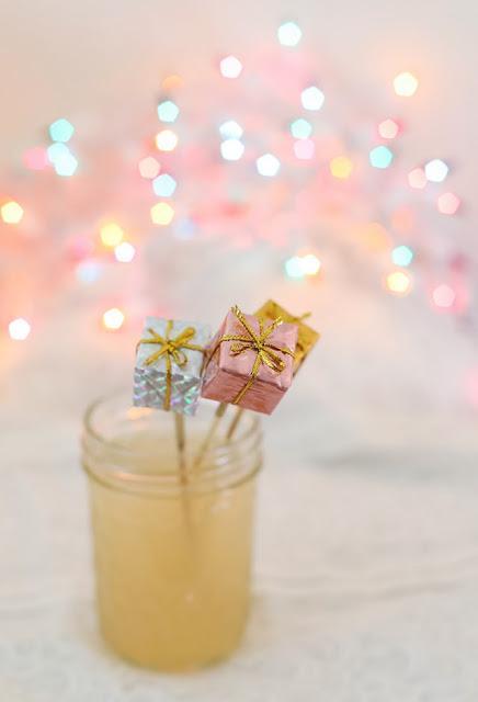 MINIREGALOS PARA DECORAR BEBIDAS EN NAVIDAD como decorar las bebidas en navidad