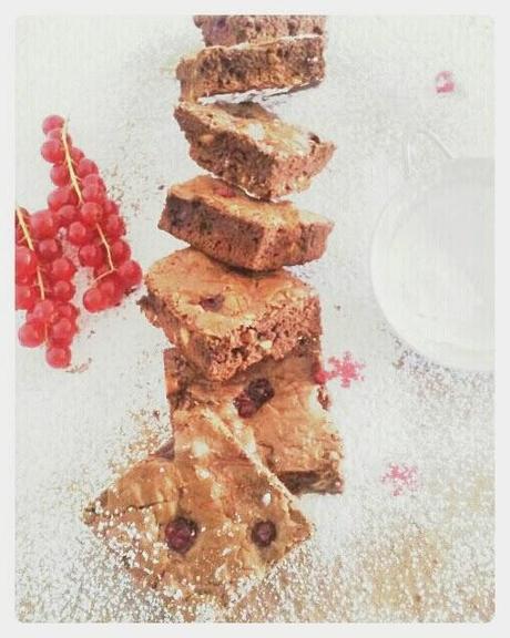 Brownie con Grosellas y Pistachos... (un sabor diferente) Brownie con Grosellas y Pistachos... (un sabor diferente)