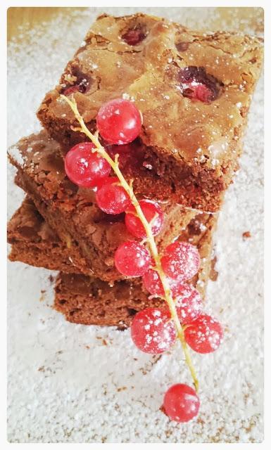 Brownie con Grosellas y Pistachos... (un sabor diferente) Brownie con Grosellas y Pistachos... (un sabor diferente)