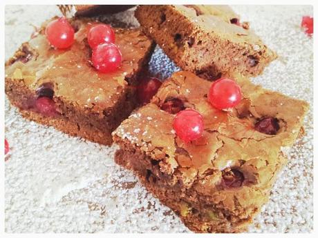 Brownie con Grosellas y Pistachos... (un sabor diferente) Brownie con Grosellas y Pistachos... (un sabor diferente)