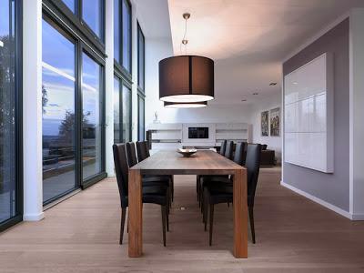 Casa Minimalista en Banco y Negro