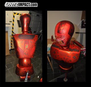 Réplica de Ironman sobre muñeco de madera a tamaño real