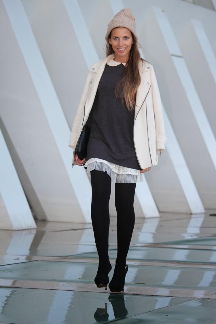 G R E Y L I K E S W H I T E