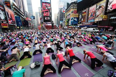 #YOGAENLACALLE: Clase de yoga masiva en la ciudad de Santiago