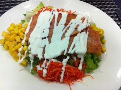 Zazpi, comida con sonrisas en Sarriko. Zazpi, comida con sonrisas en Sarriko.