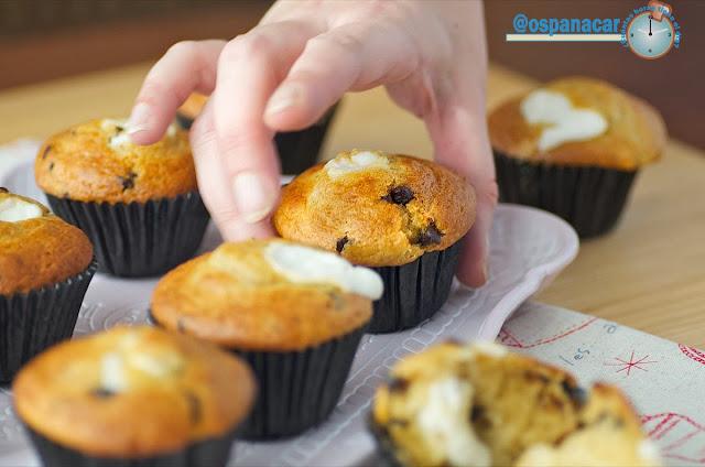 Muffins con chocolate y queso