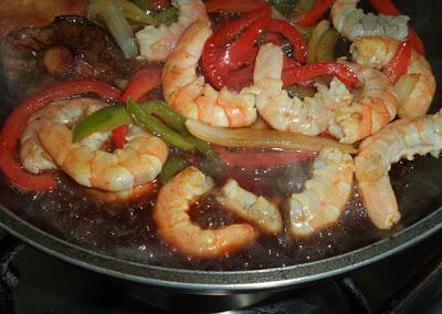 Salteado de Langostinos y Niscalos