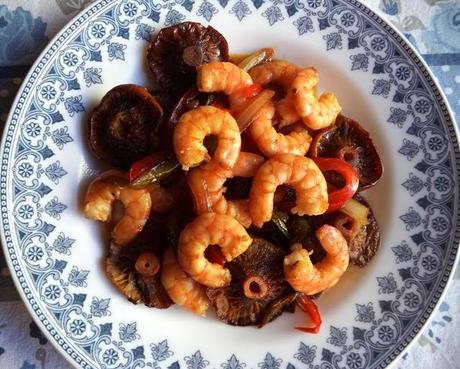 Salteado de Langostinos y Niscalos