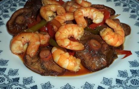 Salteado de Langostinos y Niscalos