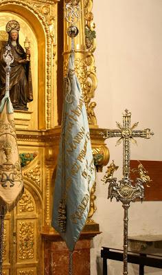 La bandera del Voto de la Realeza de María.