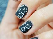 Uñas cortas decoradas flores