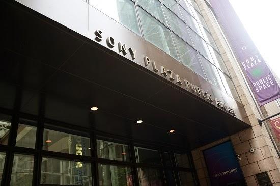 Leni en NY: Nintendo World Vs Sony Plaza