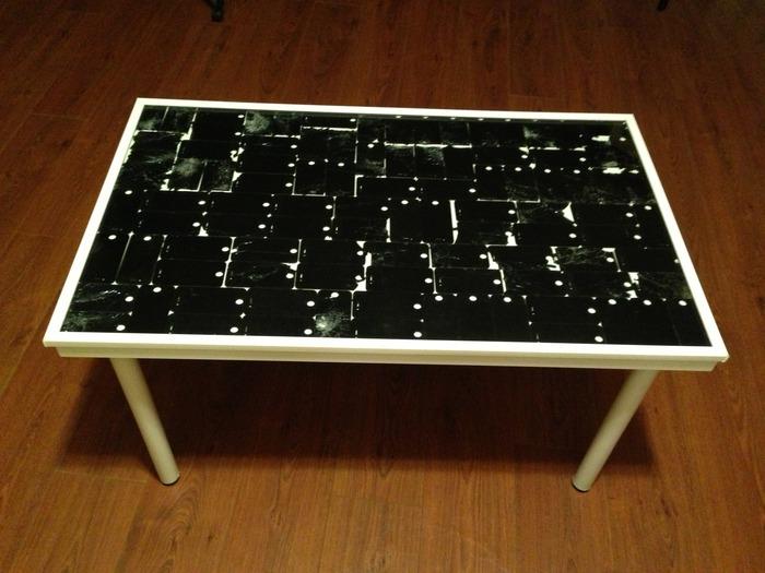Glass-Inlaid Coffee Table