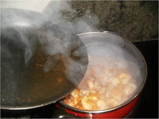 SOPA  DE  MARISCO   CON  ARROZ